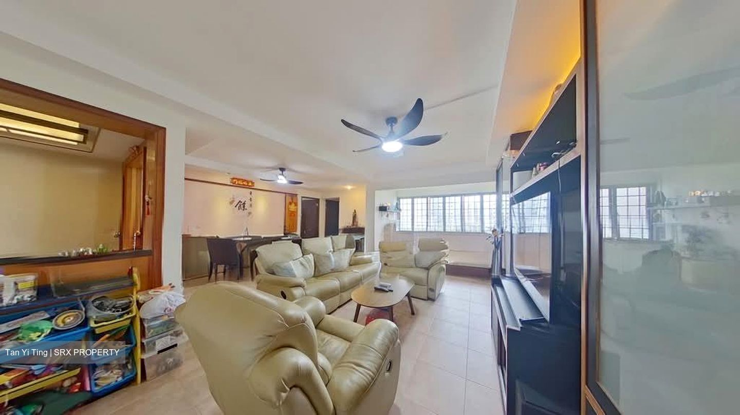 Blk 205C Compassvale Place (Sengkang), HDB 5 Rooms #532056201